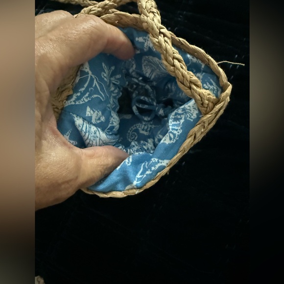💝 Woven Small Straw Bag with Blue Interior. A phone fits perfectly. Beach! - Picture 3 of 5